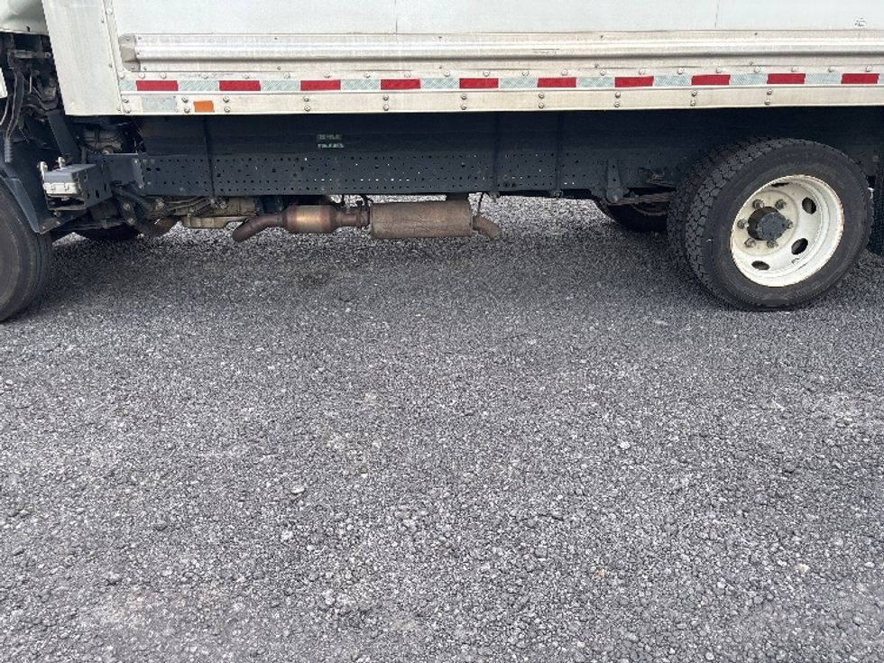 Light Duty Box Truck-Light and Medium Duty Trucks-Isuzu-2019-NPR EFI-Conway-SC-156,833\n\t\tmiles-$ 32,750 - Image 5