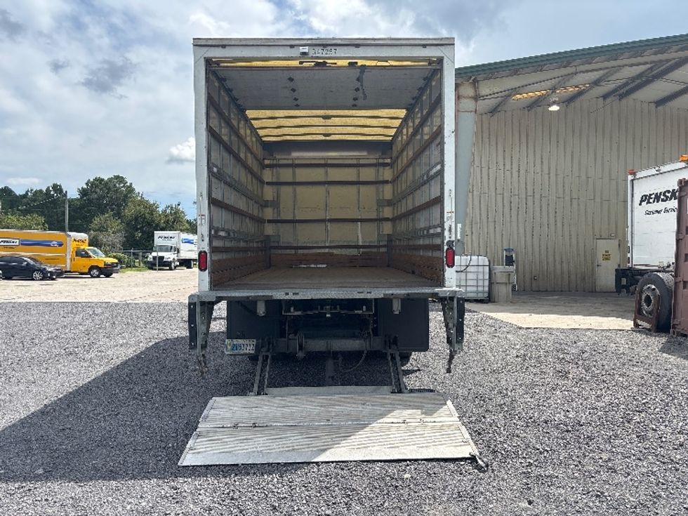 Light Duty Box Truck-Light and Medium Duty Trucks-Isuzu-2019-NPR EFI-Conway-SC-156,833\n\t\tmiles-$ 32,750 - Image 9