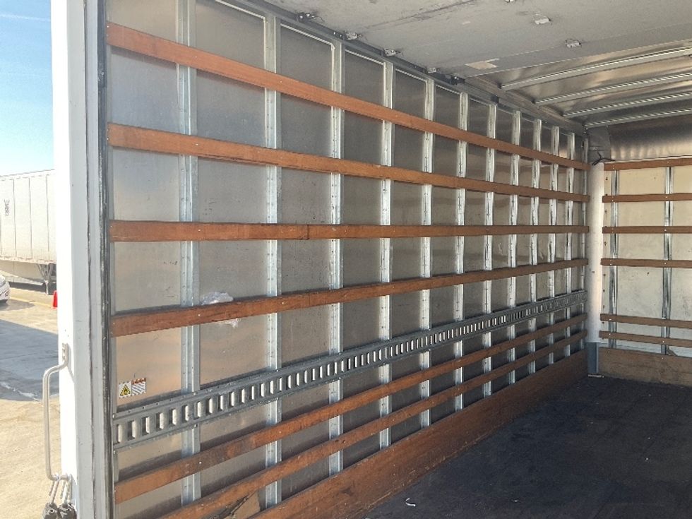 Light Duty Box Truck-Light and Medium Duty Trucks-Isuzu-2019-NPR EFI-Dallas-TX-98,270\n\t\tmiles-$ 36,000 - Image 11