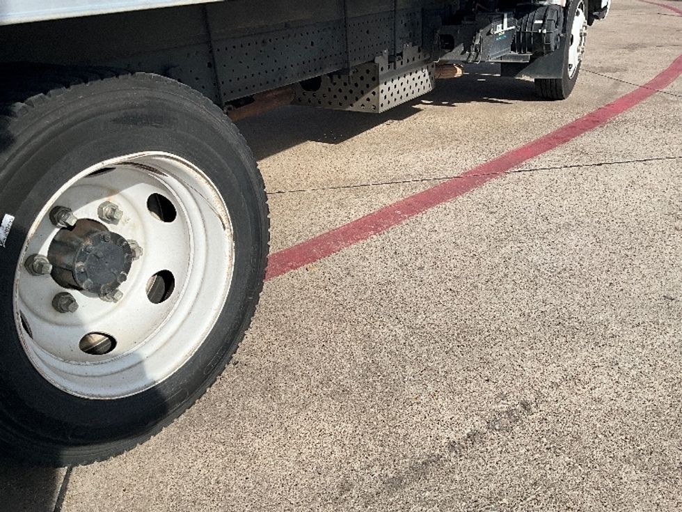 Light Duty Box Truck-Light and Medium Duty Trucks-Isuzu-2019-NPR EFI-Dallas-TX-98,270\n\t\tmiles-$ 36,000 - Image 14