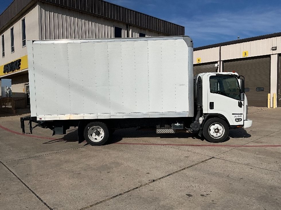 Light Duty Box Truck-Light and Medium Duty Trucks-Isuzu-2019-NPR EFI-Dallas-TX-98,270\n\t\tmiles-$ 36,000 - Image 15