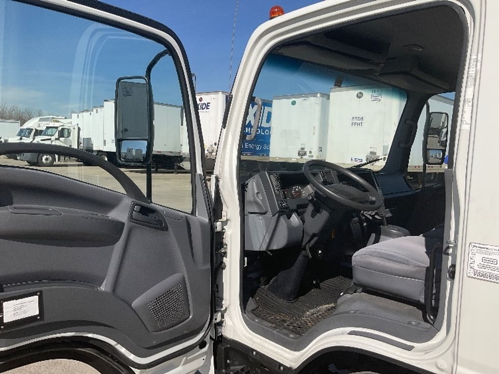 Light Duty Box Truck-Light and Medium Duty Trucks-Isuzu-2019-NPR EFI-Dallas-TX-98,270\n\t\tmiles-$ 36,000 - Image 16