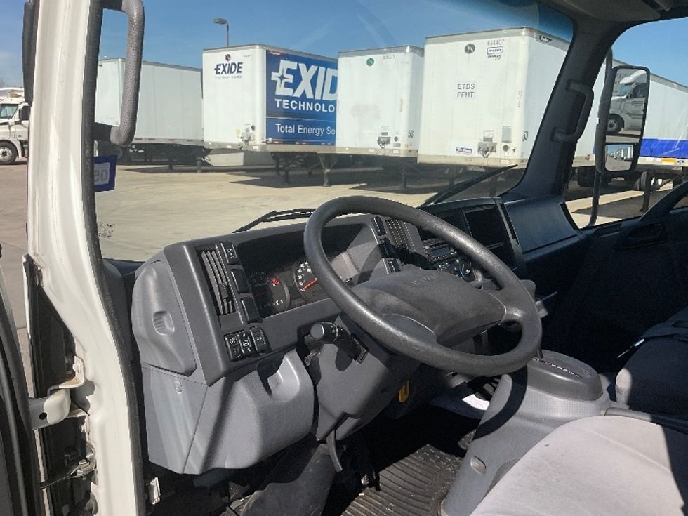Light Duty Box Truck-Light and Medium Duty Trucks-Isuzu-2019-NPR EFI-Dallas-TX-98,270\n\t\tmiles-$ 36,000 - Image 17