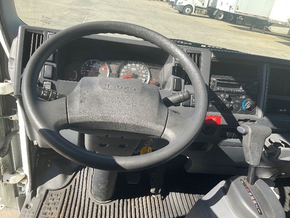 Light Duty Box Truck-Light and Medium Duty Trucks-Isuzu-2019-NPR EFI-Dallas-TX-98,270\n\t\tmiles-$ 36,000 - Image 18