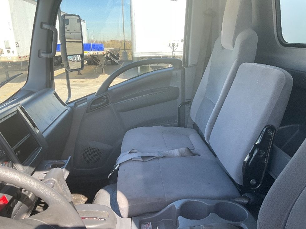 Light Duty Box Truck-Light and Medium Duty Trucks-Isuzu-2019-NPR EFI-Dallas-TX-98,270\n\t\tmiles-$ 36,000 - Image 19