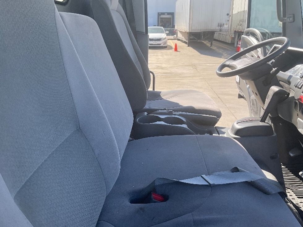 Light Duty Box Truck-Light and Medium Duty Trucks-Isuzu-2019-NPR EFI-Dallas-TX-98,270\n\t\tmiles-$ 36,000 - Image 22