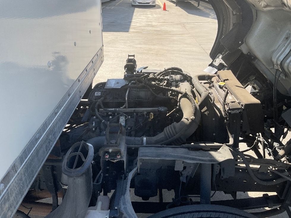 Light Duty Box Truck-Light and Medium Duty Trucks-Isuzu-2019-NPR EFI-Dallas-TX-98,270\n\t\tmiles-$ 36,000 - Image 23