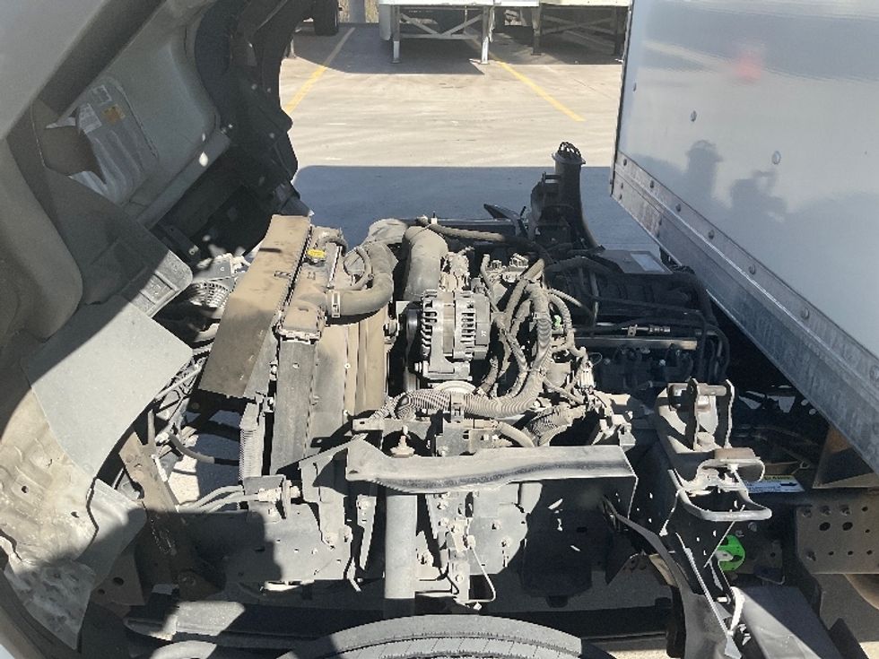 Light Duty Box Truck-Light and Medium Duty Trucks-Isuzu-2019-NPR EFI-Dallas-TX-98,270\n\t\tmiles-$ 36,000 - Image 24