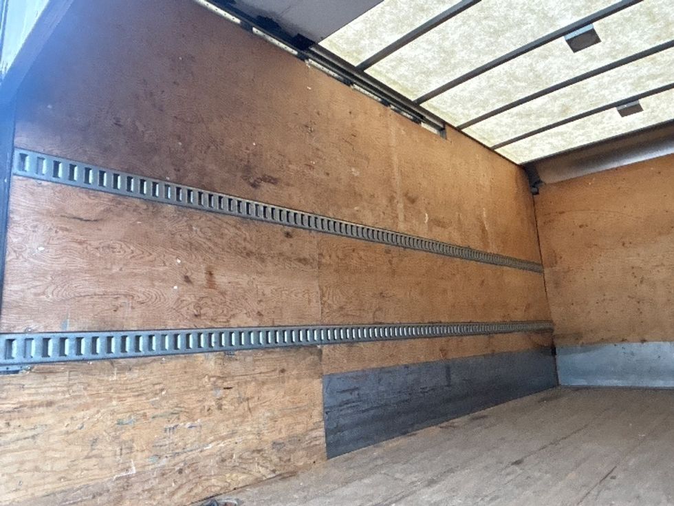 Light Duty Box Truck-Light and Medium Duty Trucks-Isuzu-2019-NPR EFI-Elmsford-NY-117,047\n\t\tmiles-$ 34,000 - Image 11