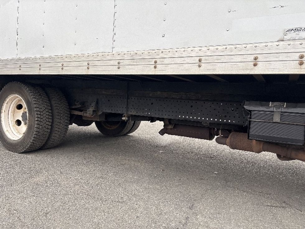 Light Duty Box Truck-Light and Medium Duty Trucks-Isuzu-2019-NPR EFI-Elmsford-NY-117,047\n\t\tmiles-$ 34,000 - Image 14