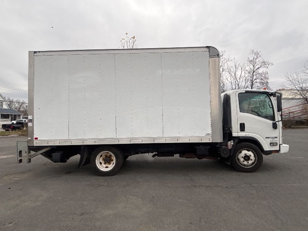 Light Duty Box Truck-Light and Medium Duty Trucks-Isuzu-2019-NPR EFI-Elmsford-NY-117,047\n\t\tmiles-$ 34,000 - Image 15