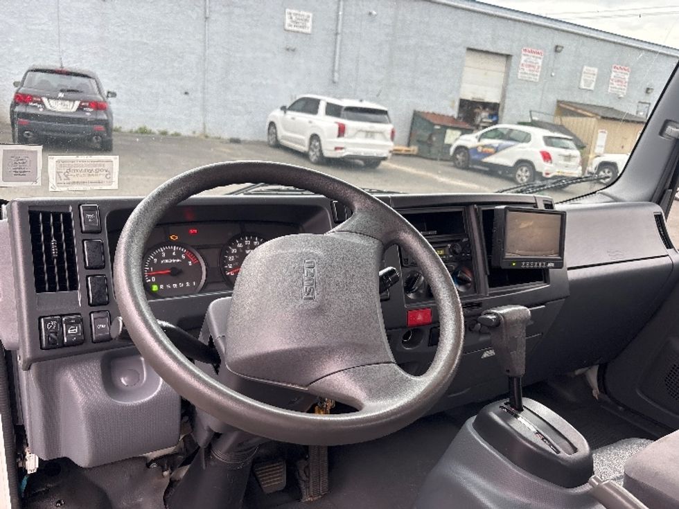 Light Duty Box Truck-Light and Medium Duty Trucks-Isuzu-2019-NPR EFI-Elmsford-NY-117,047\n\t\tmiles-$ 34,000 - Image 18