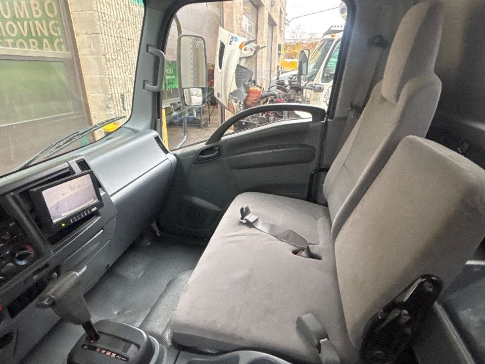 Light Duty Box Truck-Light and Medium Duty Trucks-Isuzu-2019-NPR EFI-Elmsford-NY-117,047\n\t\tmiles-$ 34,000 - Image 19