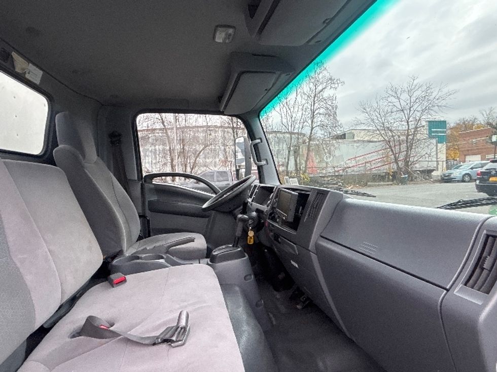 Light Duty Box Truck-Light and Medium Duty Trucks-Isuzu-2019-NPR EFI-Elmsford-NY-117,047\n\t\tmiles-$ 34,000 - Image 22
