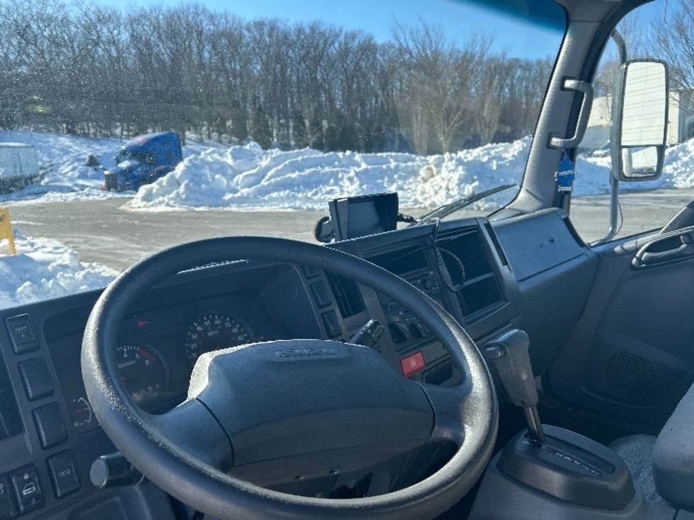 Light Duty Box Truck-Light and Medium Duty Trucks-Isuzu-2019-NPR EFI-Fitchburg-MA-119,705\n\t\tmiles-$ 31,250 - Image 17