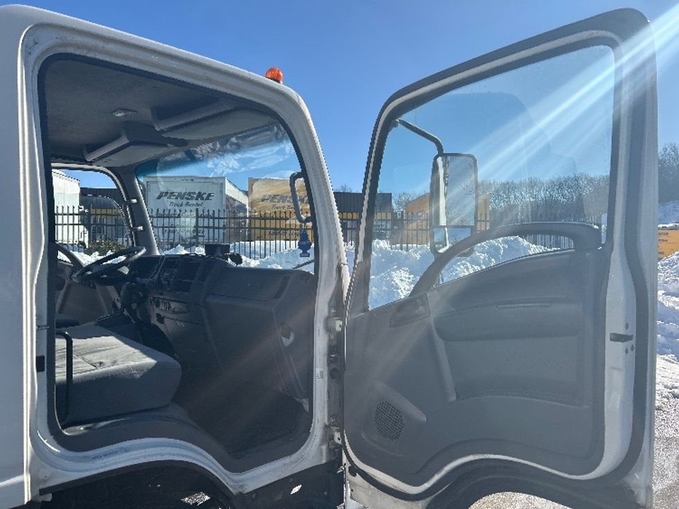 Light Duty Box Truck-Light and Medium Duty Trucks-Isuzu-2019-NPR EFI-Fitchburg-MA-119,705\n\t\tmiles-$ 31,250 - Image 20