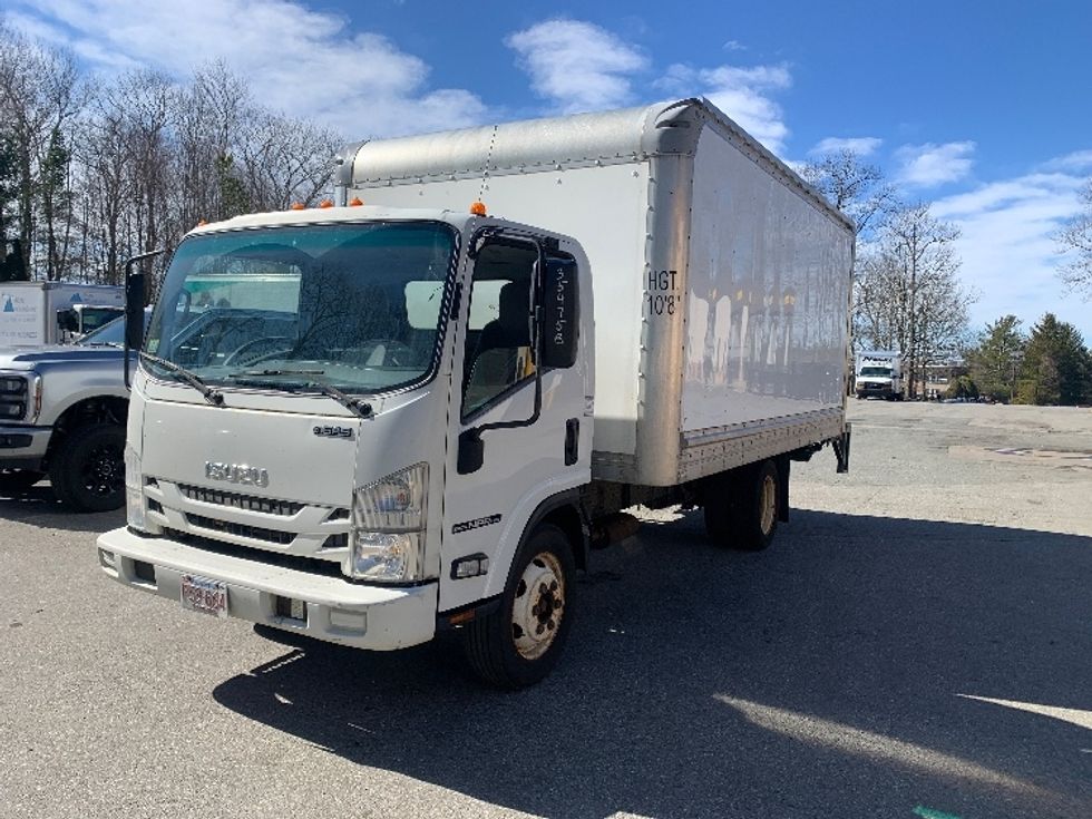 2019 Isuzu NPR photo 3