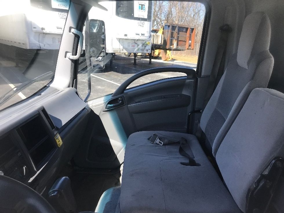Light Duty Box Truck-Light and Medium Duty Trucks-Isuzu-2019-NPR EFI-Harrisburg-PA-163,215\n\t\tmiles-$ 29,750 - Image 19