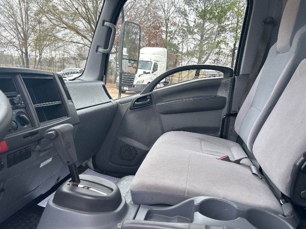 Light Duty Box Truck-Light and Medium Duty Trucks-Isuzu-2019-NPR EFI-Jackson-MS-47,910\n\t\tmiles-$ 41,000 - Image 17
