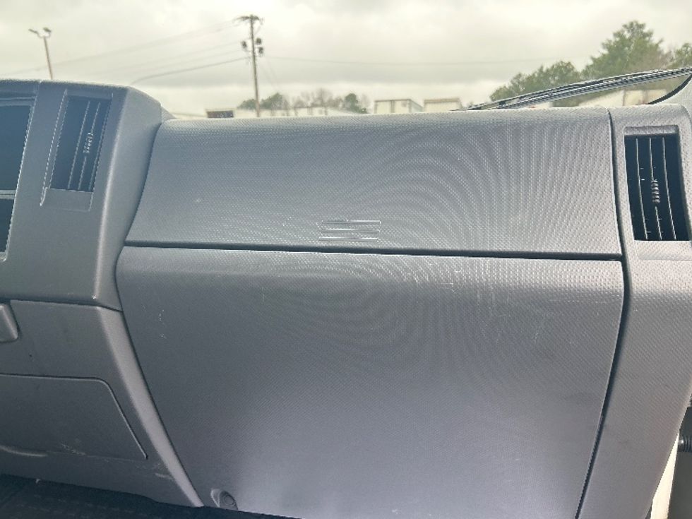 Light Duty Box Truck-Light and Medium Duty Trucks-Isuzu-2019-NPR EFI-Jackson-MS-47,910\n\t\tmiles-$ 41,000 - Image 21