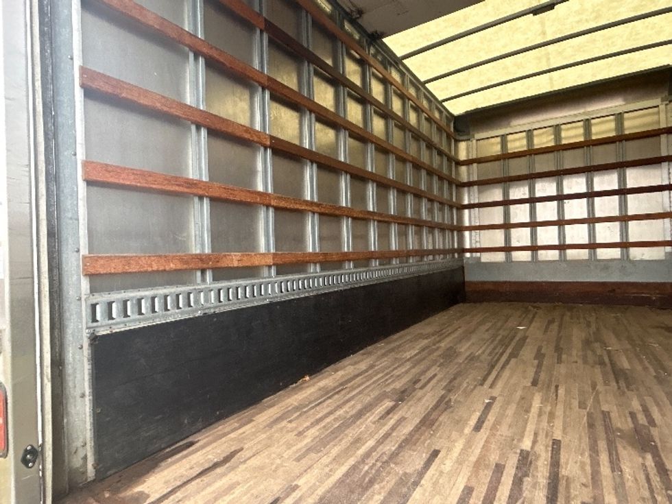 Light Duty Box Truck-Light and Medium Duty Trucks-Isuzu-2019-NPR EFI-Kalamazoo-MI-88,837\n\t\tmiles-$ 33,750 - Image 9