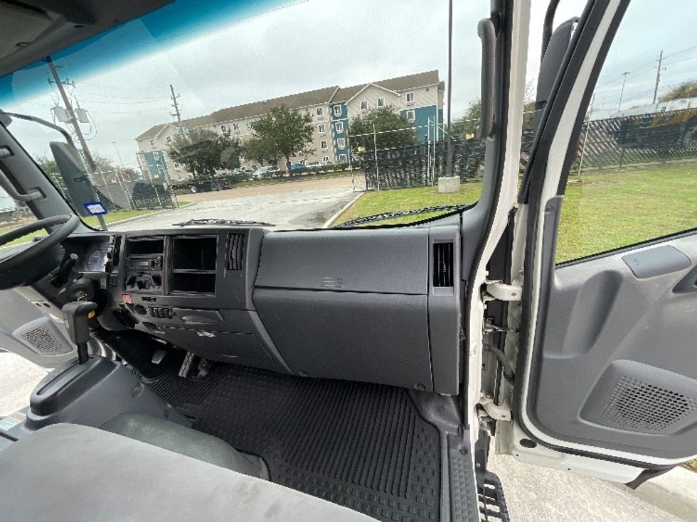 Light Duty Box Truck-Light and Medium Duty Trucks-Isuzu-2019-NPR EFI-Katy-TX-153,091\n\t\tmiles-$ 32,000 - Image 21