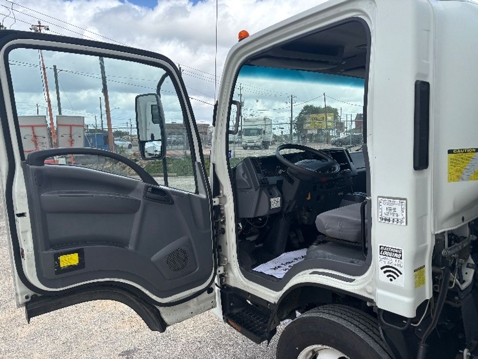 Light Duty Box Truck-Light and Medium Duty Trucks-Isuzu-2019-NPR EFI-Katy-TX-71,696\n\t\tmiles-$ 38,750 - Image 15