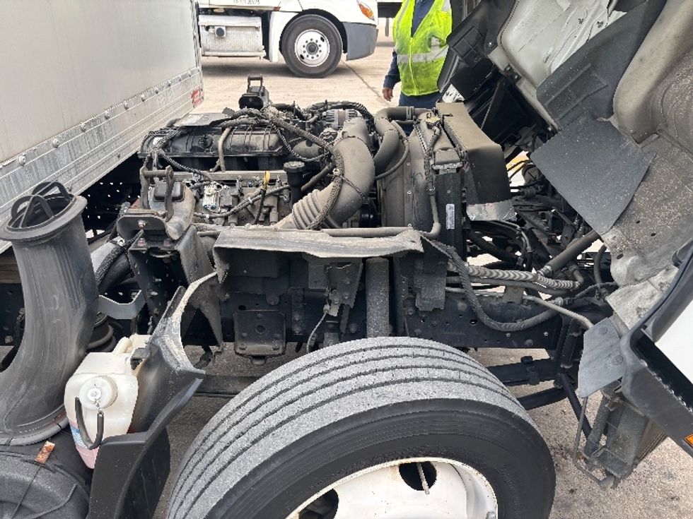 Light Duty Box Truck-Light and Medium Duty Trucks-Isuzu-2019-NPR EFI-Katy-TX-71,696\n\t\tmiles-$ 38,750 - Image 21