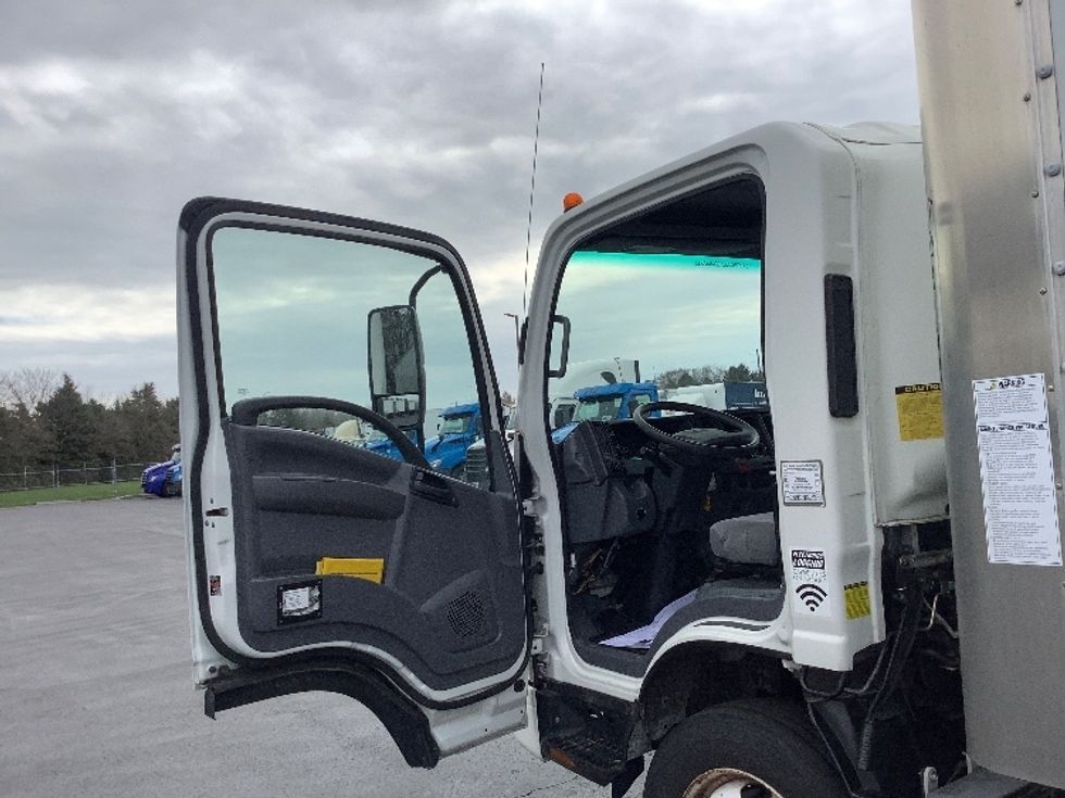 Light Duty Box Truck-Light and Medium Duty Trucks-Isuzu-2019-NPR EFI-Lancaster-PA-91,357\n\t\tmiles-$ 37,000 - Image 16