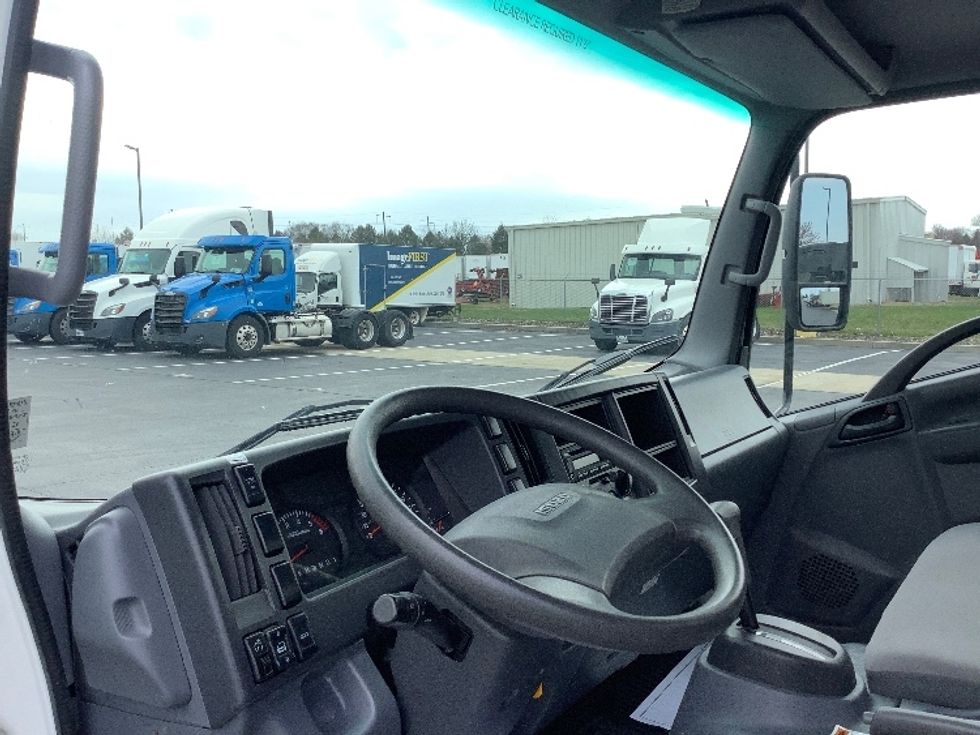 Light Duty Box Truck-Light and Medium Duty Trucks-Isuzu-2019-NPR EFI-Lancaster-PA-91,357\n\t\tmiles-$ 37,000 - Image 18