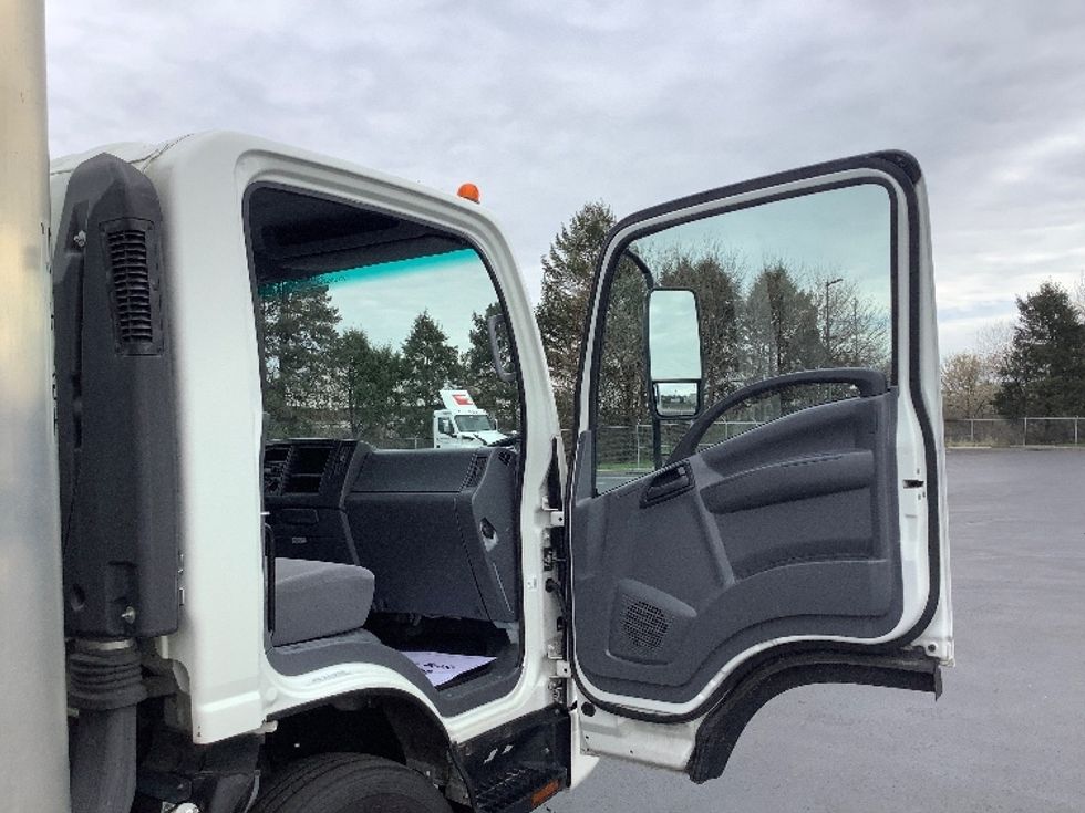 Light Duty Box Truck-Light and Medium Duty Trucks-Isuzu-2019-NPR EFI-Lancaster-PA-91,357\n\t\tmiles-$ 37,000 - Image 20