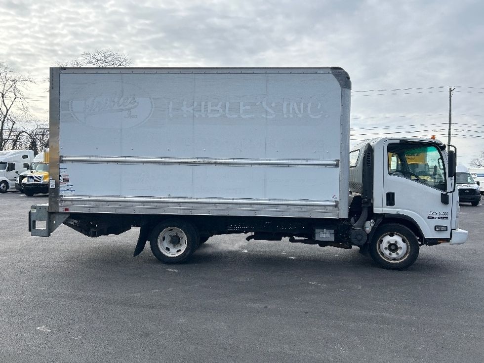 Light Duty Box Truck-Light and Medium Duty Trucks-Isuzu-2019-NPR EFI-Lexington-KY-100,770\n\t\tmiles-$ 32,750 - Image 15