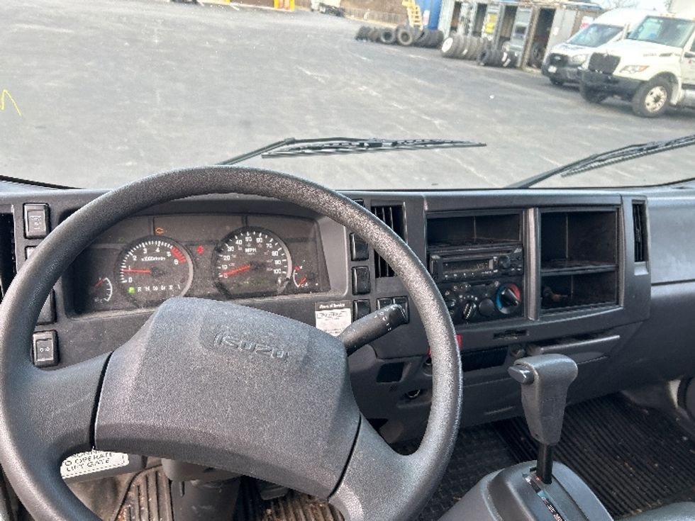 Light Duty Box Truck-Light and Medium Duty Trucks-Isuzu-2019-NPR EFI-Lexington-KY-100,770\n\t\tmiles-$ 32,750 - Image 18