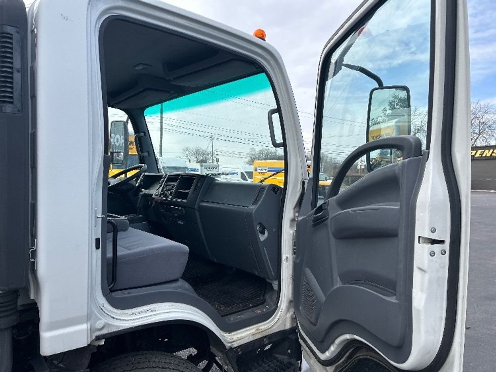 Light Duty Box Truck-Light and Medium Duty Trucks-Isuzu-2019-NPR EFI-Lexington-KY-100,770\n\t\tmiles-$ 32,750 - Image 20