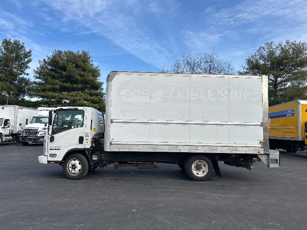 Light Duty Box Truck-Light and Medium Duty Trucks-Isuzu-2019-NPR EFI-Lexington-KY-100,770\n\t\tmiles-$ 32,750 - Image 4