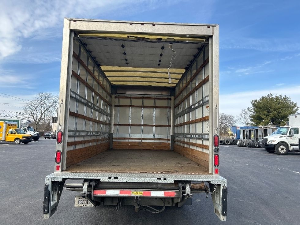 Light Duty Box Truck-Light and Medium Duty Trucks-Isuzu-2019-NPR EFI-Lexington-KY-100,770\n\t\tmiles-$ 32,750 - Image 8