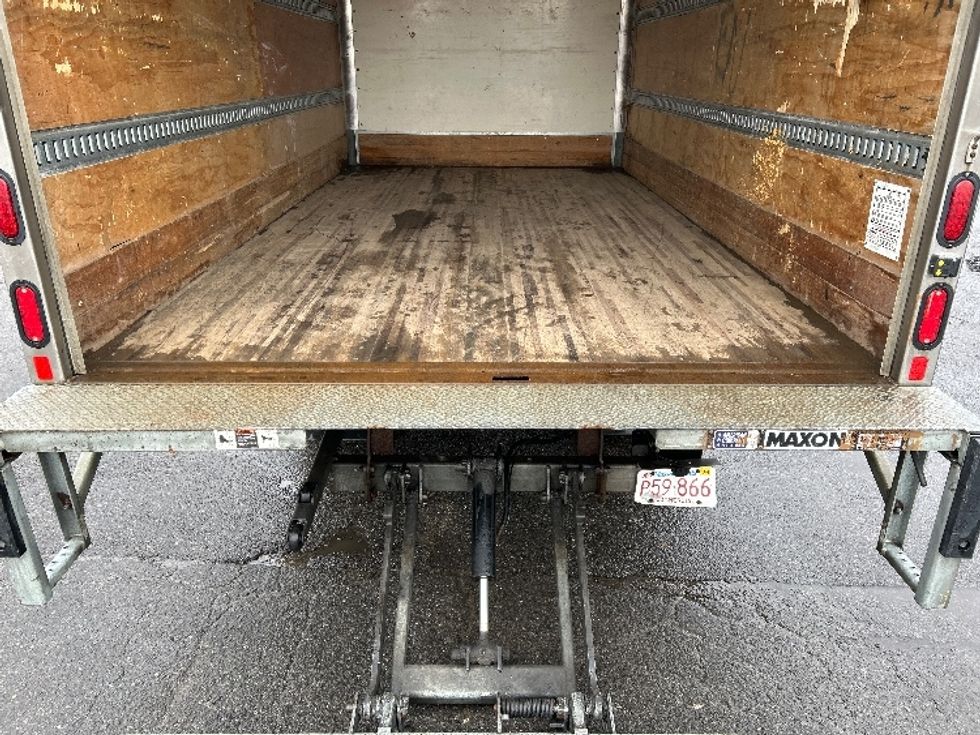 Light Duty Box Truck-Light and Medium Duty Trucks-Isuzu-2019-NPR EFI-Londonderry-NH-98,992\n\t\tmiles-$ 33,000 - Image 10