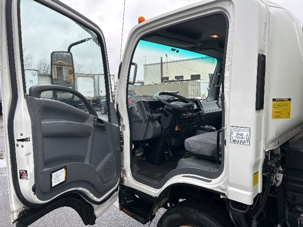 Light Duty Box Truck-Light and Medium Duty Trucks-Isuzu-2019-NPR EFI-Londonderry-NH-98,992\n\t\tmiles-$ 33,000 - Image 13