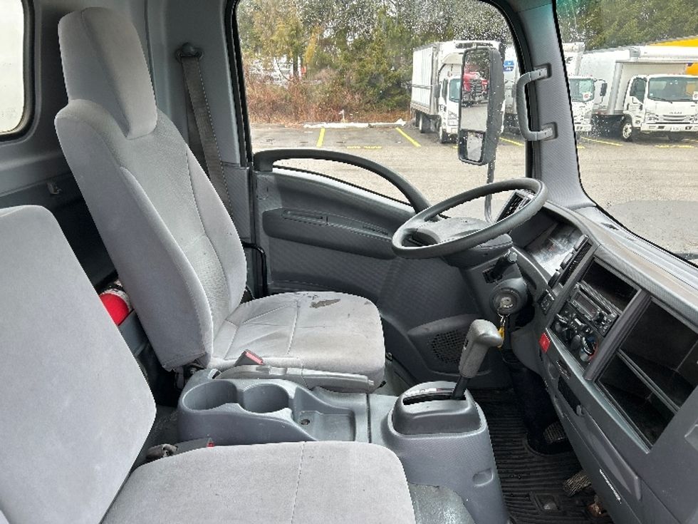 Light Duty Box Truck-Light and Medium Duty Trucks-Isuzu-2019-NPR EFI-Londonderry-NH-98,992\n\t\tmiles-$ 33,000 - Image 24