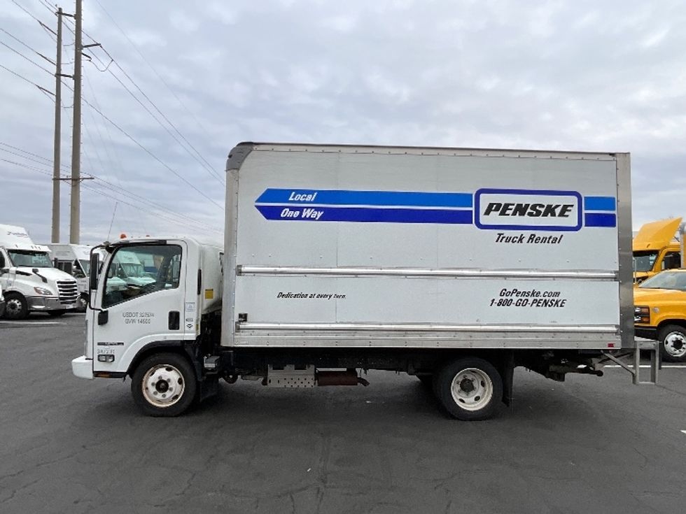 Light Duty Box Truck-Light and Medium Duty Trucks-Isuzu-2019-NPR EFI-Manassas-VA-102,388\n\t\tmiles-$ 35,750 - Image 4