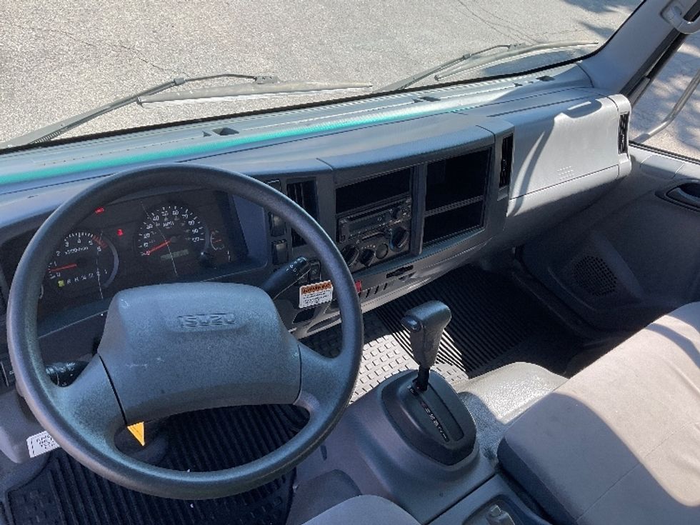 Light Duty Box Truck-Light and Medium Duty Trucks-Isuzu-2019-NPR EFI-Medford-MA-97,746\n\t\tmiles-$ 34,250 - Image 17