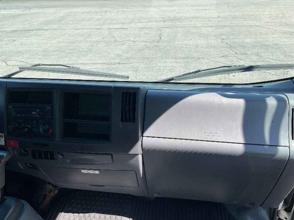 Light Duty Box Truck-Light and Medium Duty Trucks-Isuzu-2019-NPR EFI-Medford-MA-97,746\n\t\tmiles-$ 34,250 - Image 21