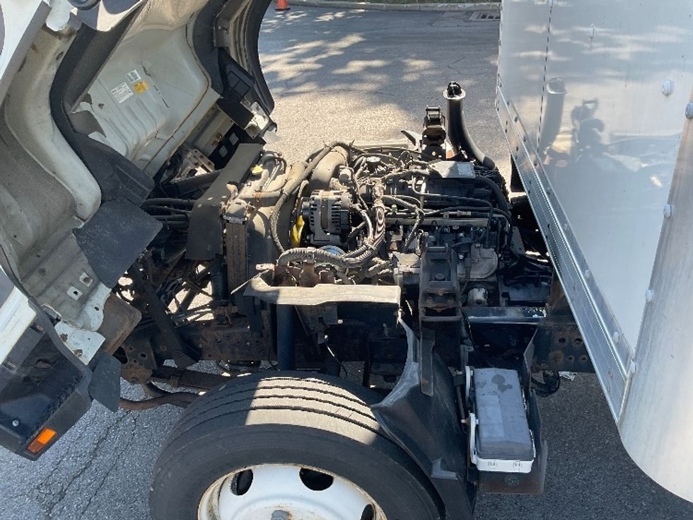 Light Duty Box Truck-Light and Medium Duty Trucks-Isuzu-2019-NPR EFI-Medford-MA-97,746\n\t\tmiles-$ 34,250 - Image 24