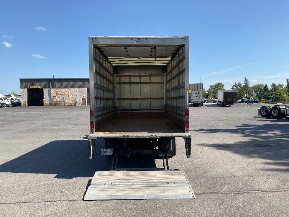 Light Duty Box Truck-Light and Medium Duty Trucks-Isuzu-2019-NPR EFI-Medford-MA-97,746\n\t\tmiles-$ 34,250 - Image 9