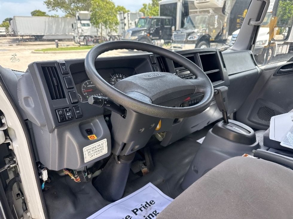 Light Duty Box Truck-Light and Medium Duty Trucks-Isuzu-2019-NPR EFI-Medley-FL-102,145\n\t\tmiles-$ 35,750 - Image 17