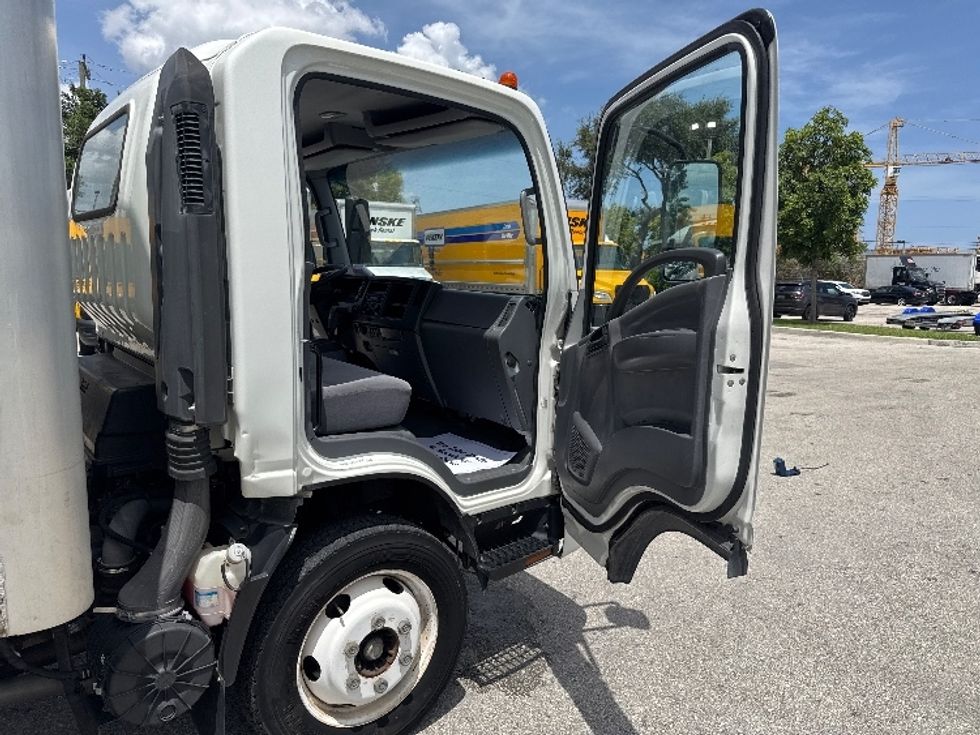 Light Duty Box Truck-Light and Medium Duty Trucks-Isuzu-2019-NPR EFI-Medley-FL-102,145\n\t\tmiles-$ 35,750 - Image 20
