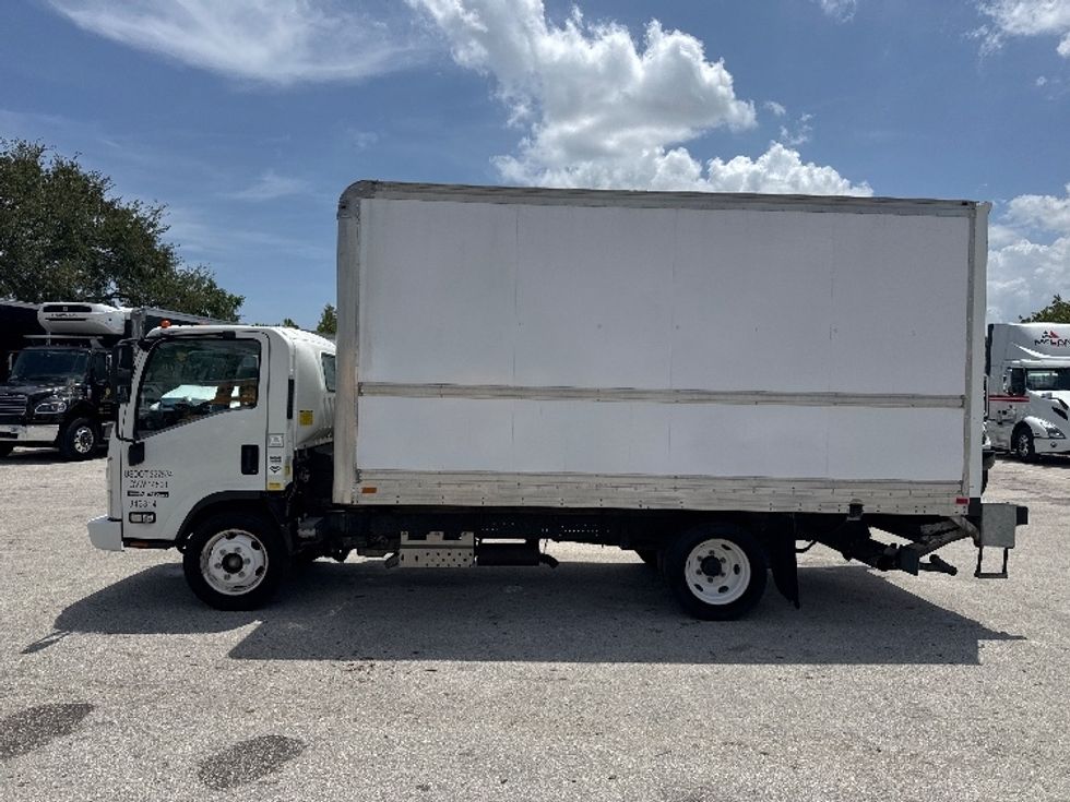Light Duty Box Truck-Light and Medium Duty Trucks-Isuzu-2019-NPR EFI-Medley-FL-102,145\n\t\tmiles-$ 35,750 - Image 4