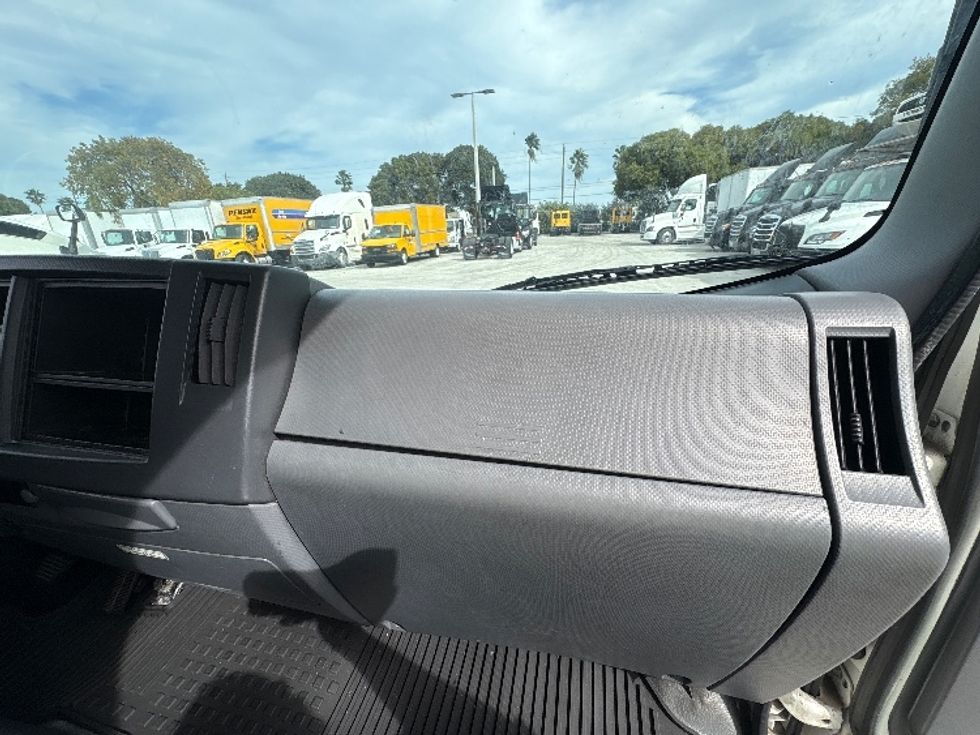 Light Duty Box Truck-Light and Medium Duty Trucks-Isuzu-2019-NPR EFI-Medley-FL-160,448\n\t\tmiles-$ 27,500 - Image 21