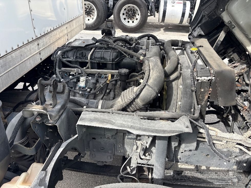 Light Duty Box Truck-Light and Medium Duty Trucks-Isuzu-2019-NPR EFI-Medley-FL-160,448\n\t\tmiles-$ 27,500 - Image 23