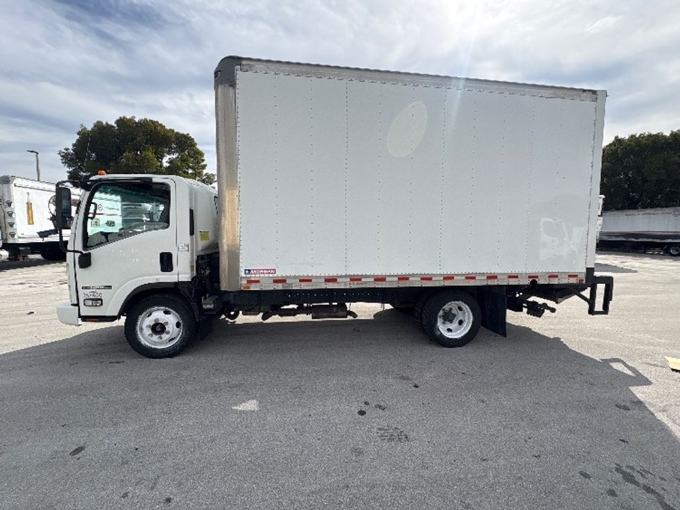 Light Duty Box Truck-Light and Medium Duty Trucks-Isuzu-2019-NPR EFI-Medley-FL-160,448\n\t\tmiles-$ 27,500 - Image 4